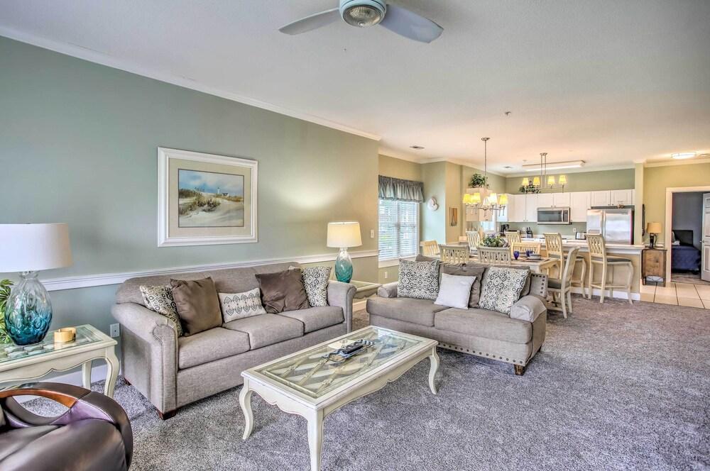 Tasteful Myrtle Beach Condo With Patio & Pool!