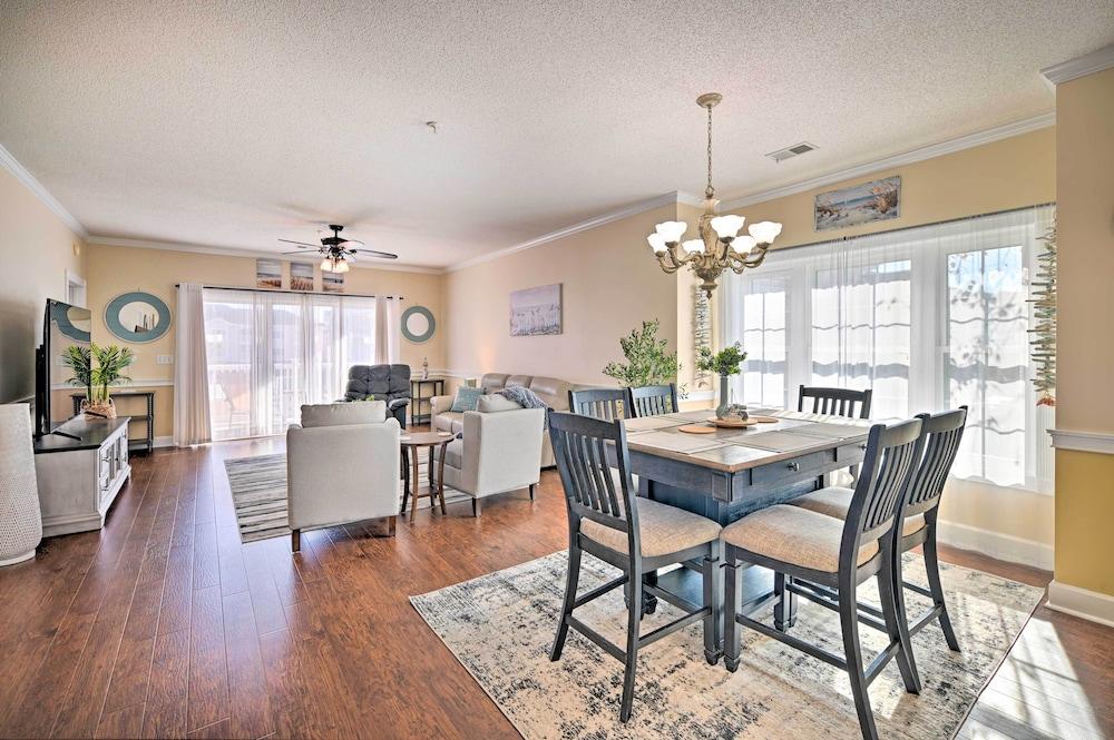 Bright Myrtle Beach Condo w/ Balcony!