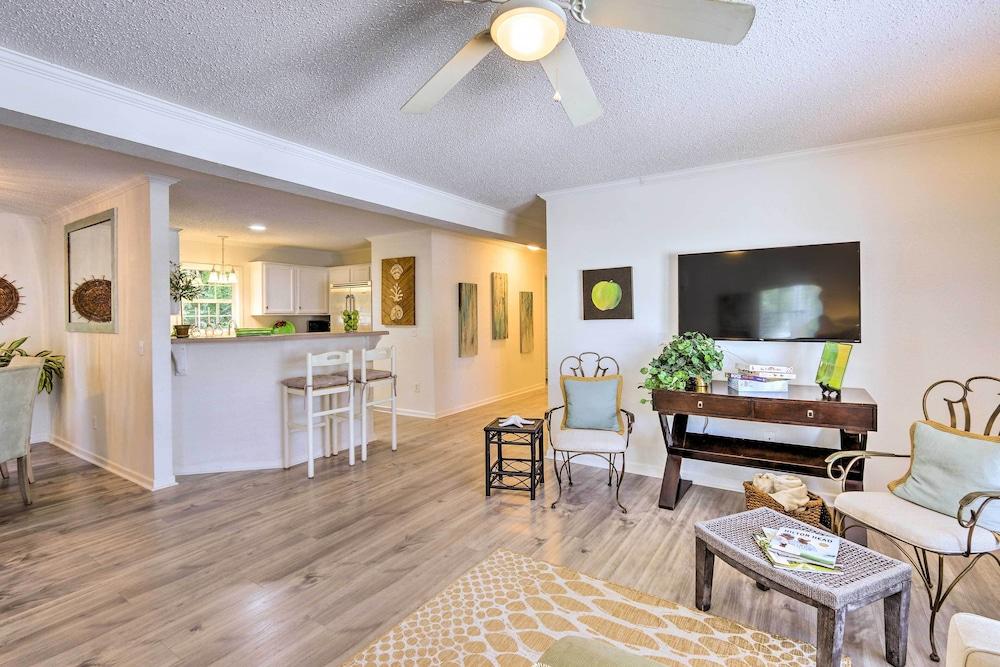 Patio & Gas Grill: Charming Bluffton Escape!