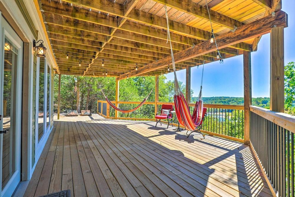 Colorful Golden Getaway w/ Panoramic Views!
