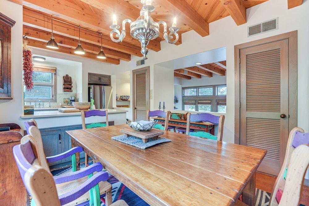Mountain Views + Patio: Santa Fe Escape!
