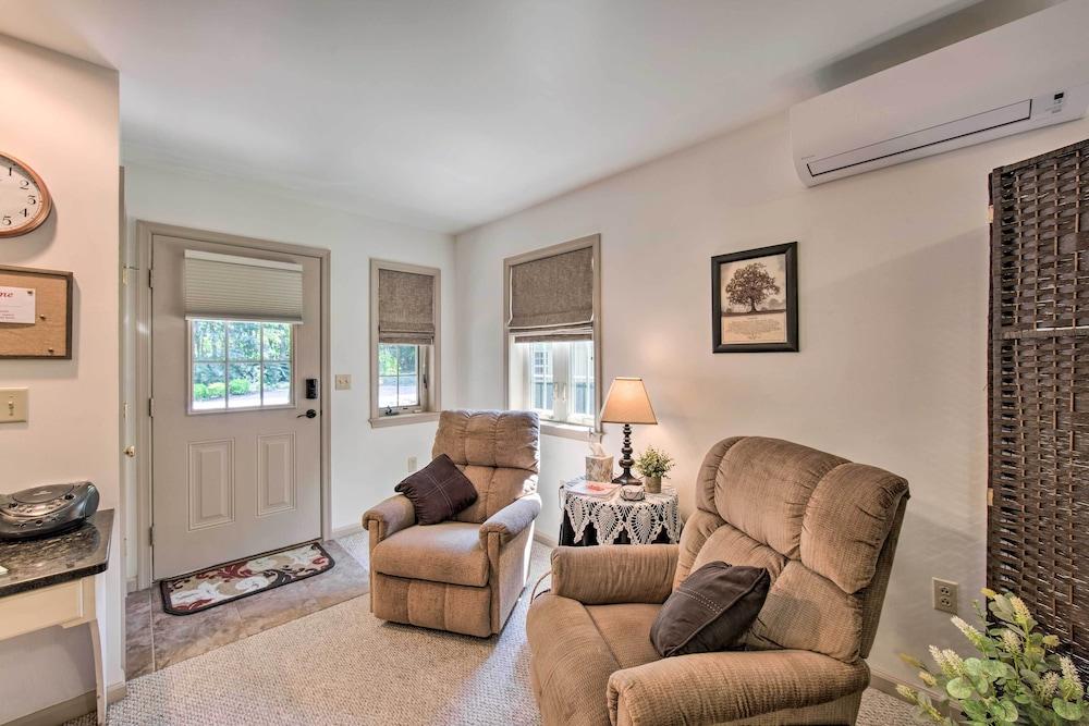 Cozy 'garden Room' in Welsh Mountain Suites!