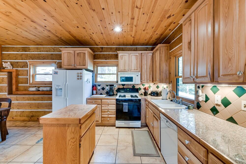 Dog-friendly Fairplay Vacation Rental With Deck!