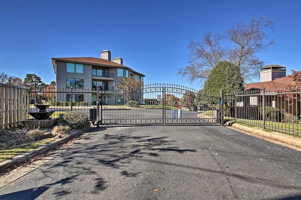 Pool & Lake Hamilton Access: Hot Springs Condo!