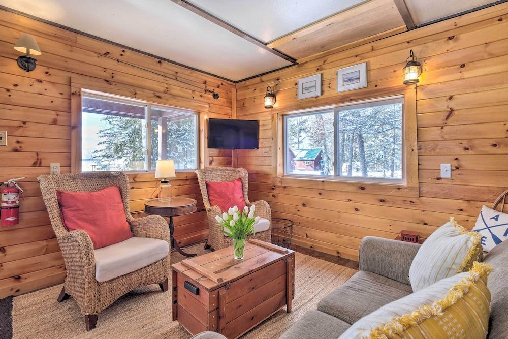 Picturesque Maine Getaway w/ Lake Access!