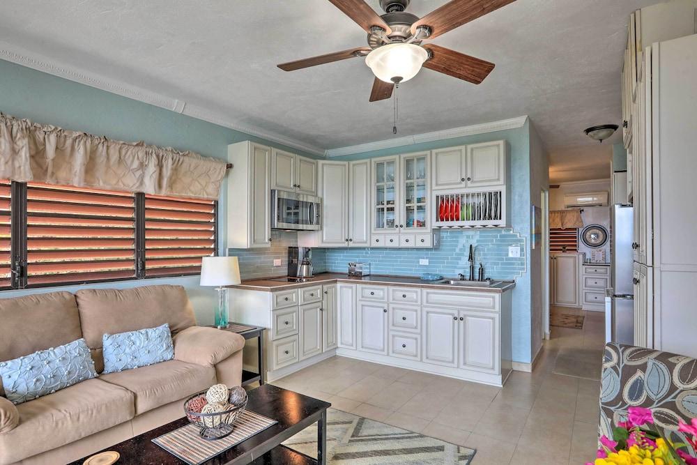 Saint Thomas Condo w/ Ocean Views, Walk to Beach!