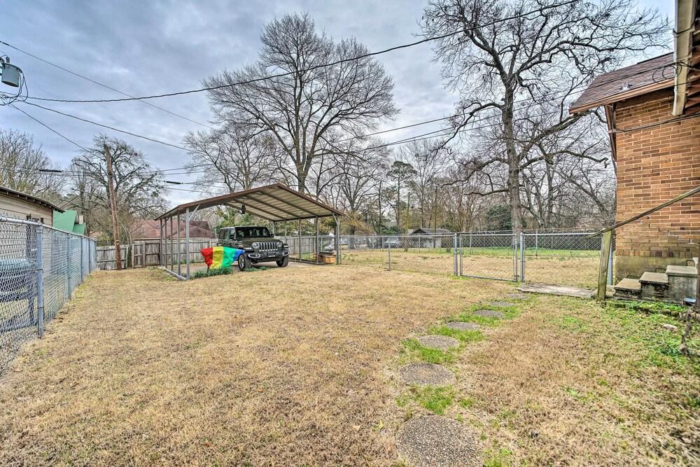 Texarkana Pet-friendly Pad w/ Fenced Backyard