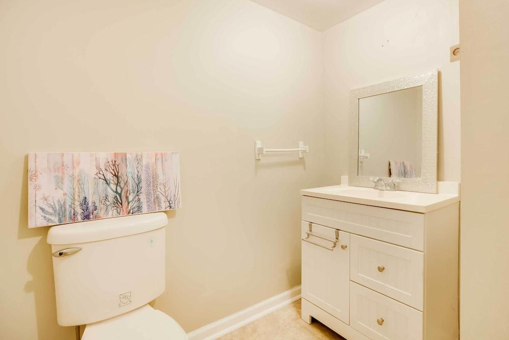 Lexington Apt Rental Near VA Military Institute!