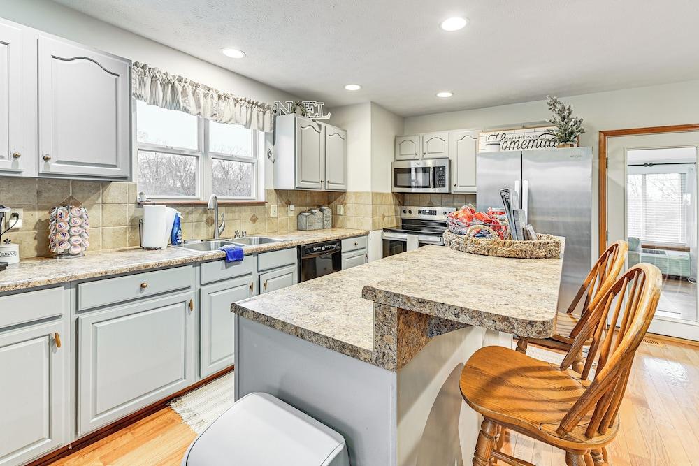 Williamstown Gem w/ Private Pool & Hot Tub!