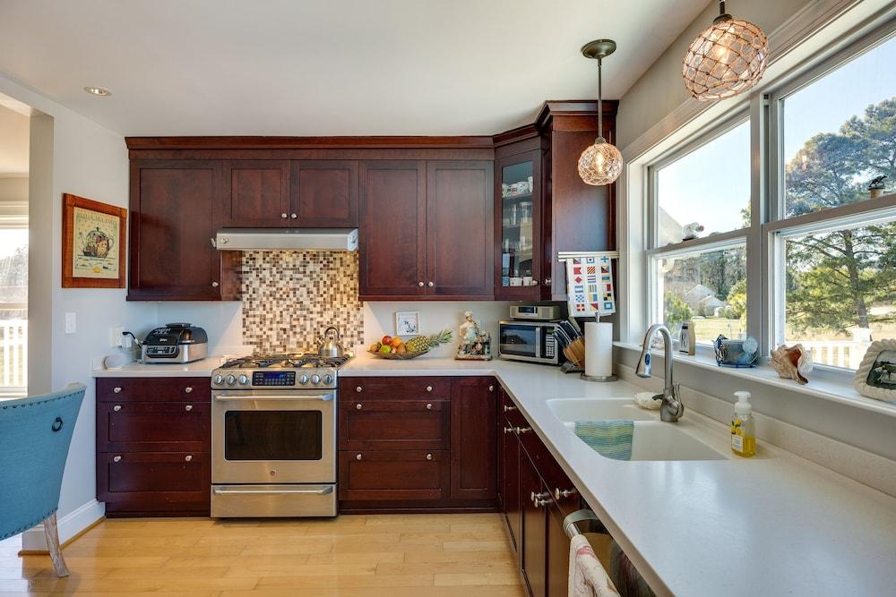 Welcoming Cottage w/ Outdoor Pool & Water Views!