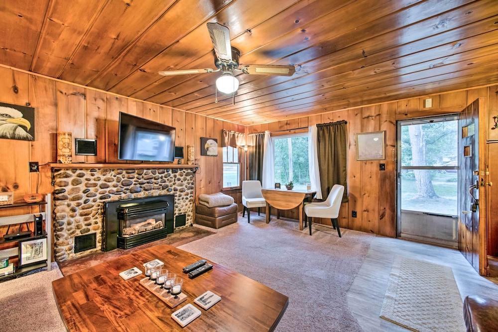 East Tawas Cabin w/ Deck, Backyard & Fire Pit!