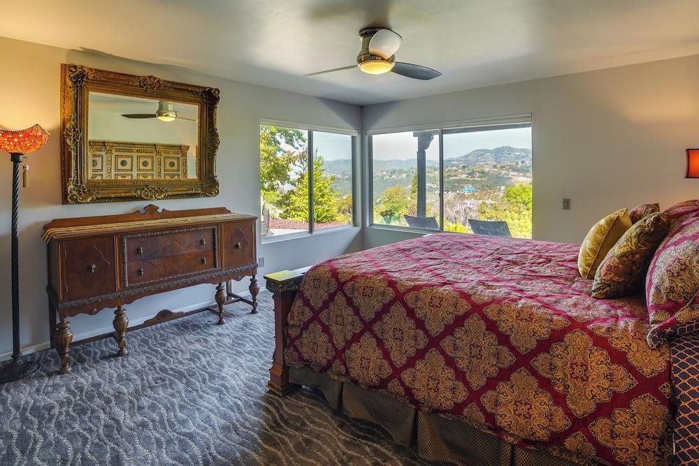 Fallbrook Home w/ Mountain Views: Close to Hiking!