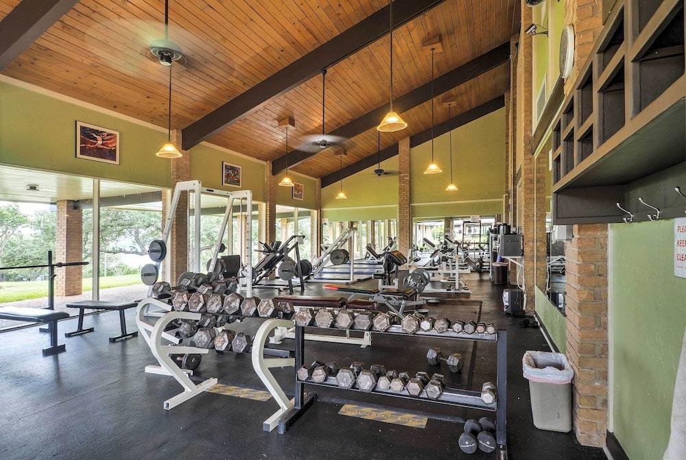 Modern Lago Vista Home w/ Pool & Lake Access!