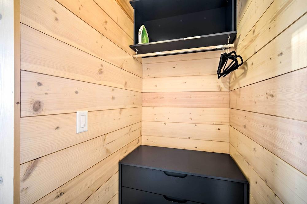 Office & Fire Pit: Waterfront Lake Superior Cabin!