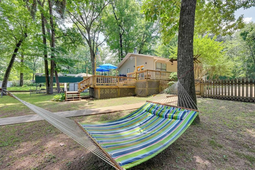 Lakefront Home w/ Kayaks & Dock in Hot Springs!