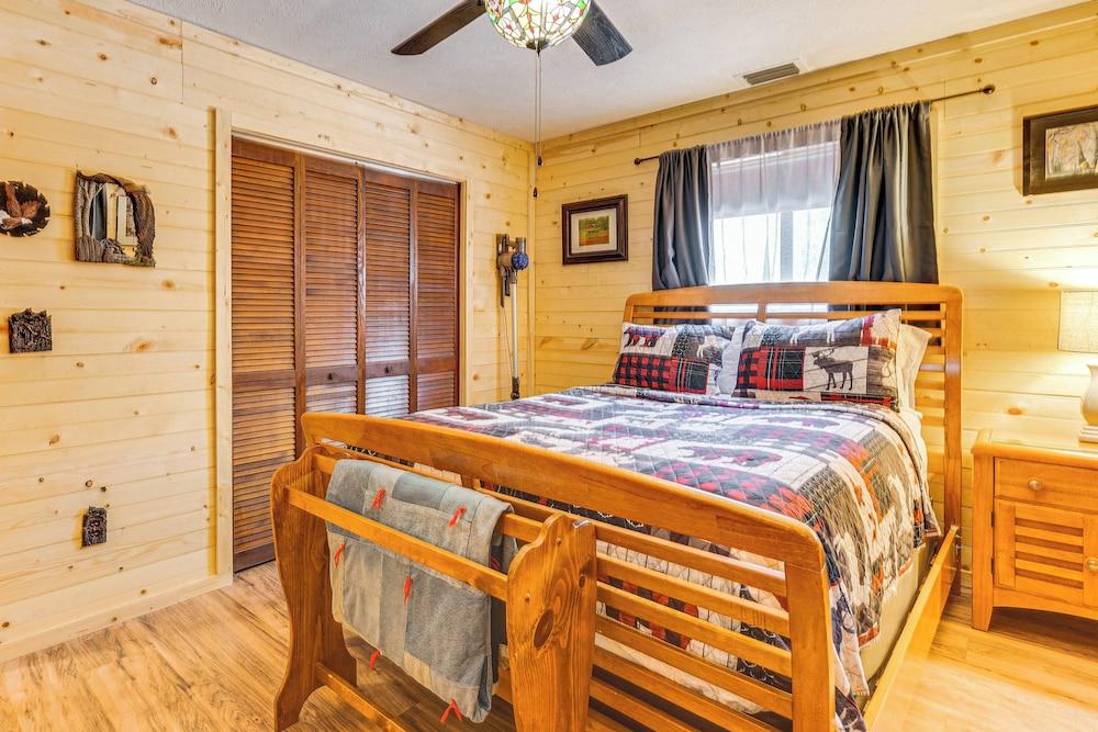 Murphy Cabin w/ Deck, Grill & Private Pond!