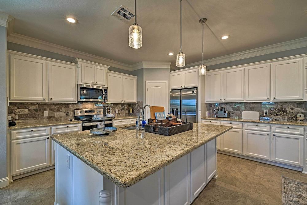 Luxury Granbury Home w/ Game Room: Steps to Lake!