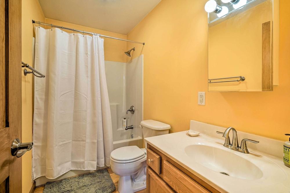 Wilmington Home on 18 Acres ~ 9 Mi to Skiing!