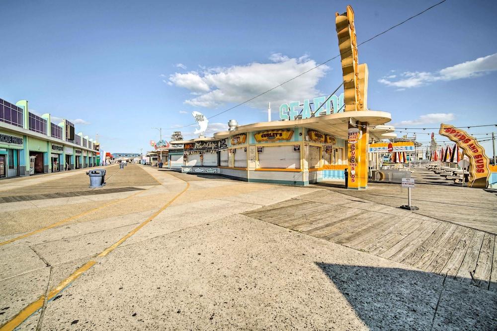 Wildwood Ground-floor Condo w/ Community Pool