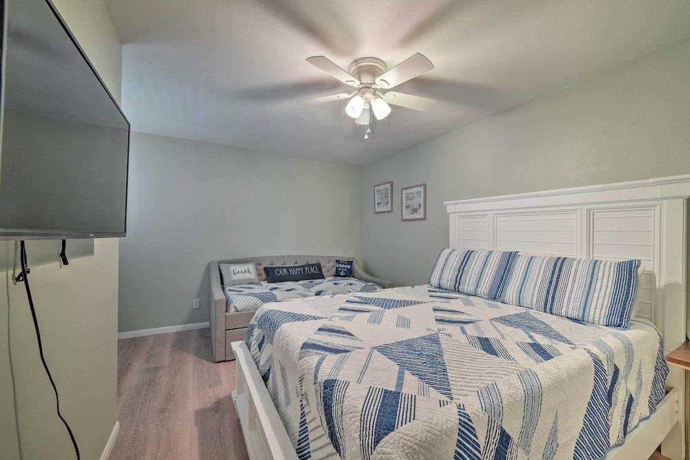 Chic Waterfront Condo w/ Private Boat Dock!