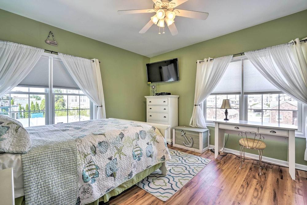 Breezy Wildwood Condo ~ 2 Blocks to Beach!