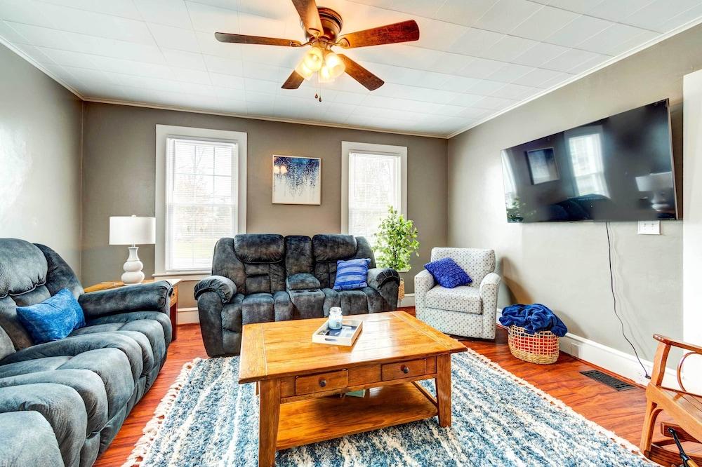 Sodus Point Home - Walkable to Beach!