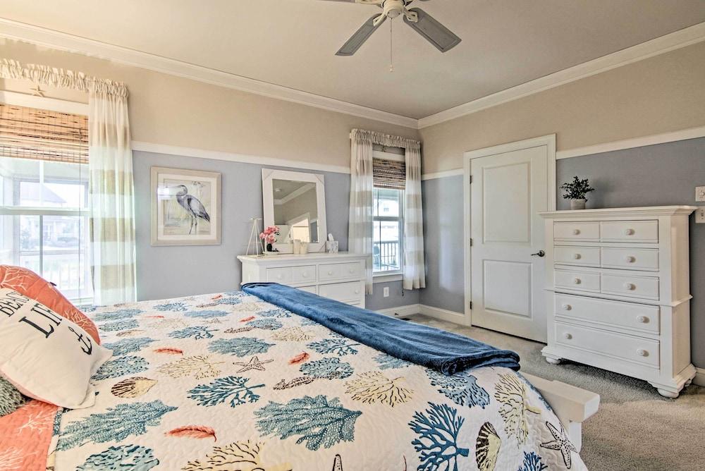 Resort Amenities & Screened Porch: Ocean View Home