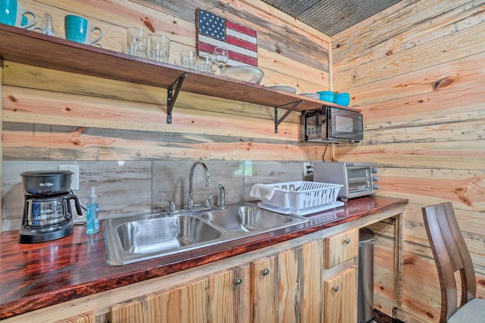 Updated Studio Cabin in Ozark w/ Yard & Mtn View