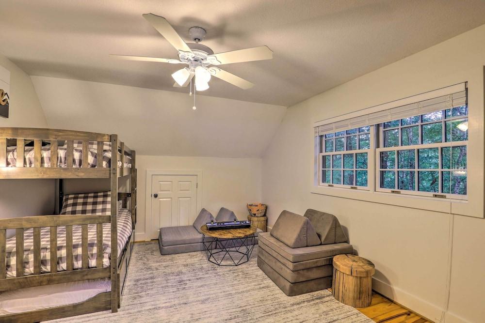 Tranquil Hendersonville Cabin w/ Mountain Views!