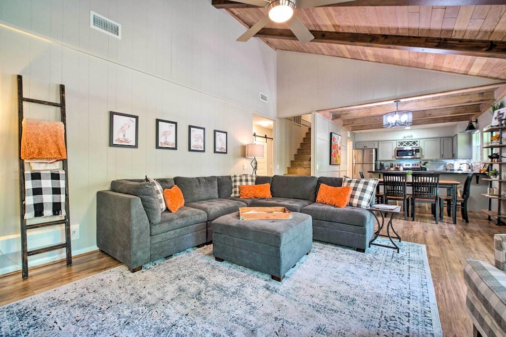 Cape Royale Cottage w/ Fire Pit & Water Views