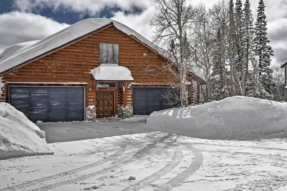 Brian Head Cabin Minutes From Slopes w/ Game Room!