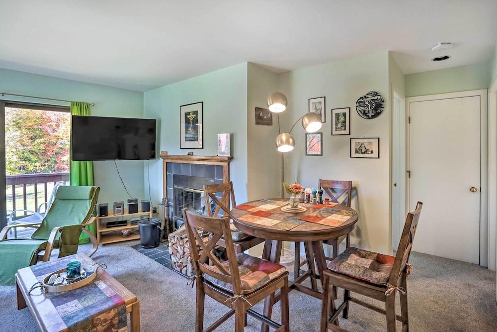 Comfortable Dover Apartment: Walk to Mt Snow!