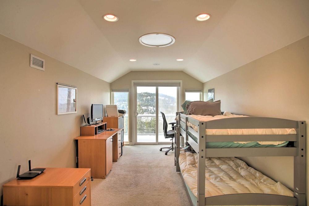 Secluded Home w/ Pool ~ 14 Mi to Coeur D'alene!