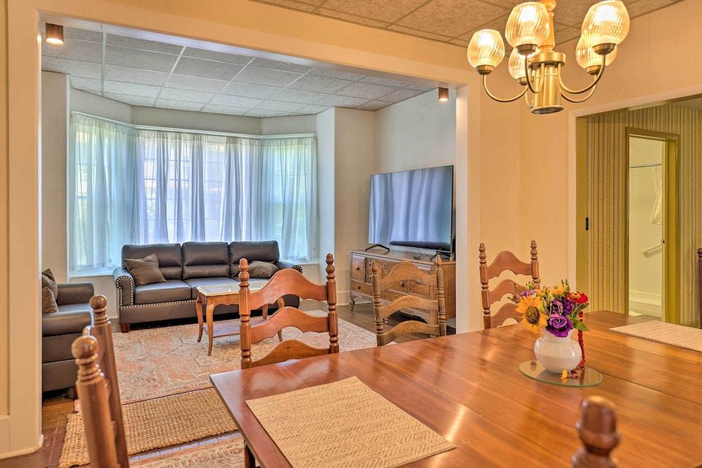 Walk to Lake Ontario: Sodus Point Family Escape