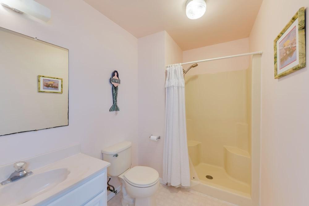 Bayfront Cape May Vacation Rental w/ Beach Access