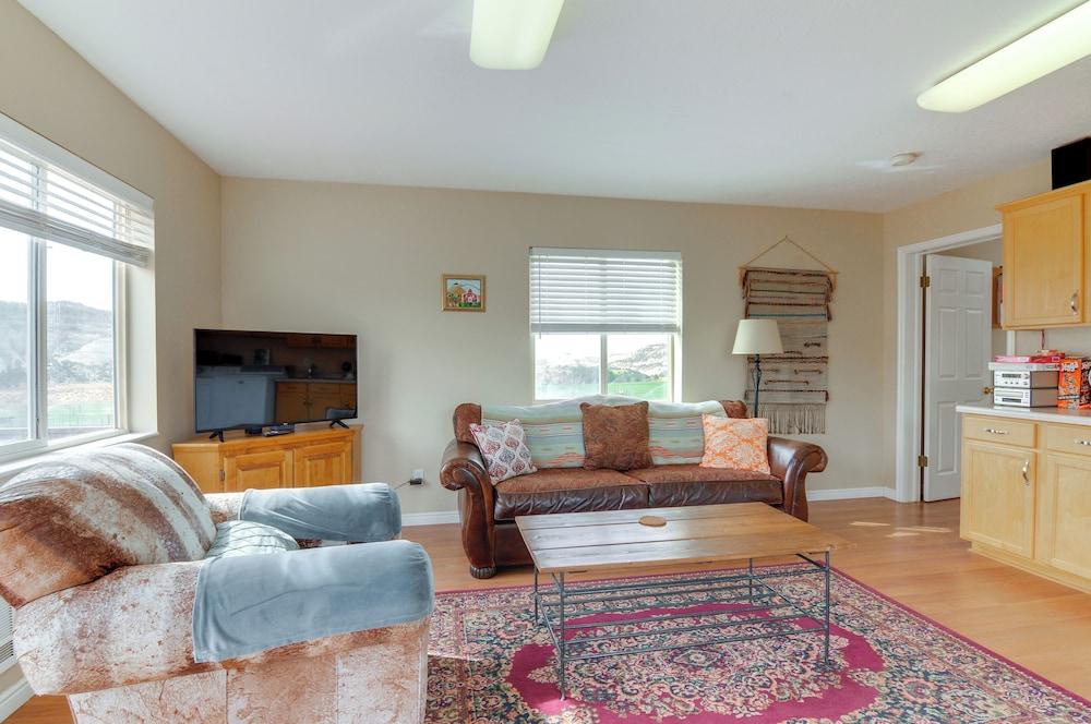 Charming Barn Apt in Boulder! Gateway to Parks!