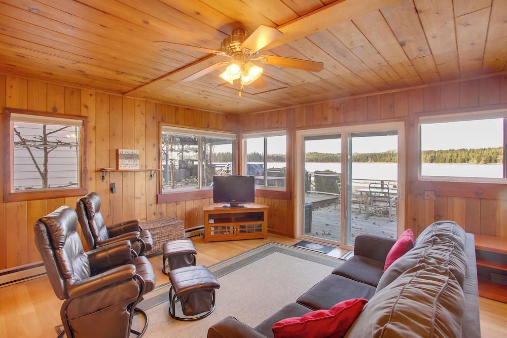 Charming Lakefront Cabin w/ Deck & Fire Pit!
