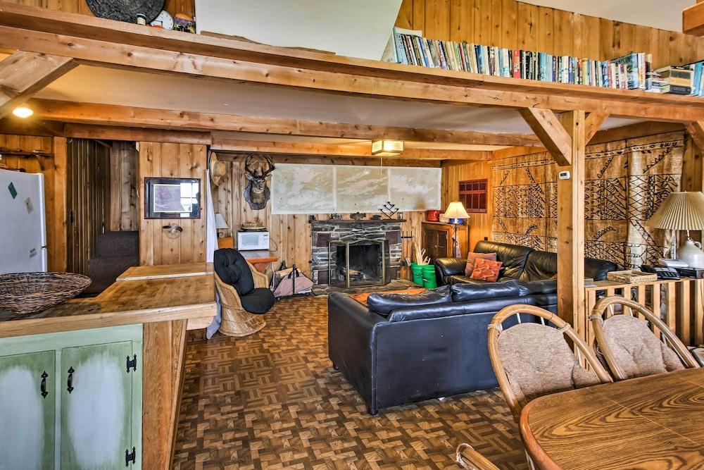 Charming Stop Island Cabin w/ Boat Dock & Beach!