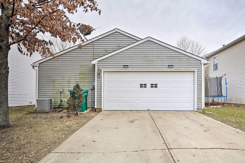 Lafayette House - 7 Mi. to Purdue & Downtown!