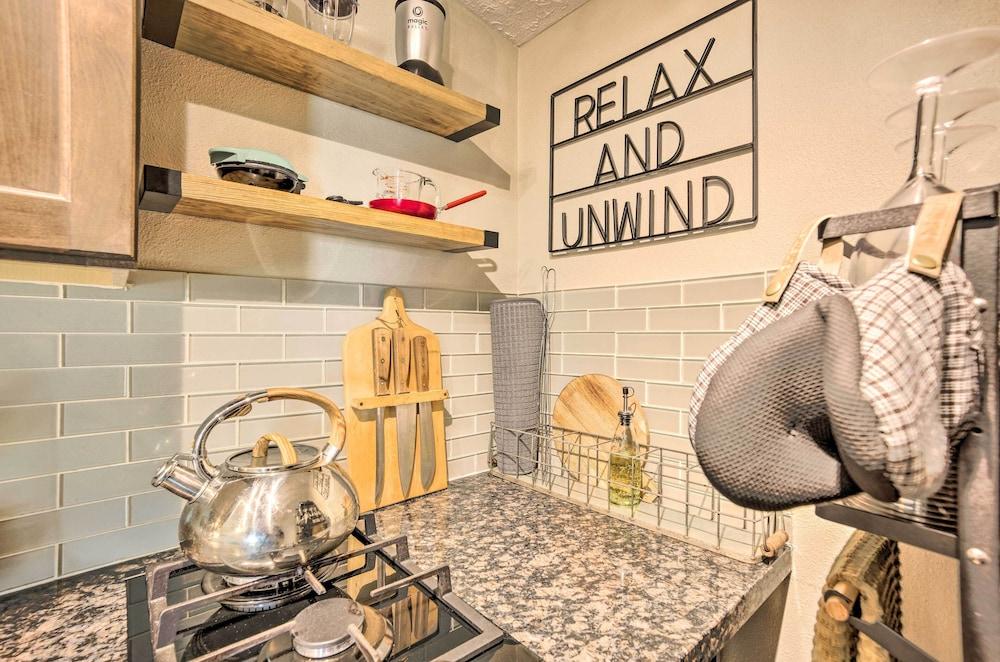 Dock Access + Rooftop Deck: Cabin on Lake Conroe