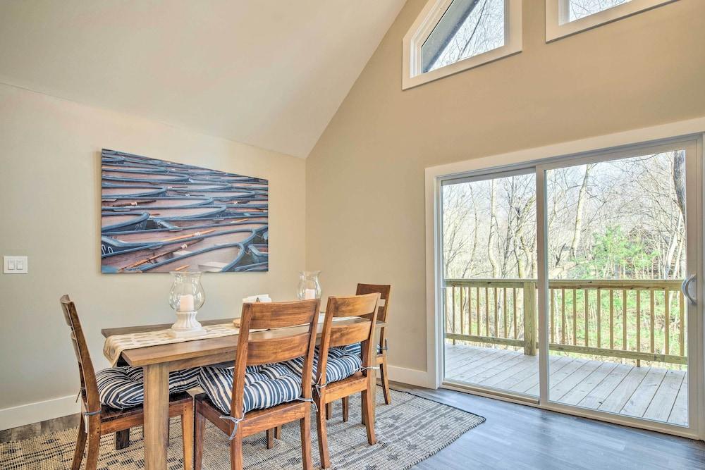 Peaceful Brevard Mountain Cabin: Hike, Golf & Swim