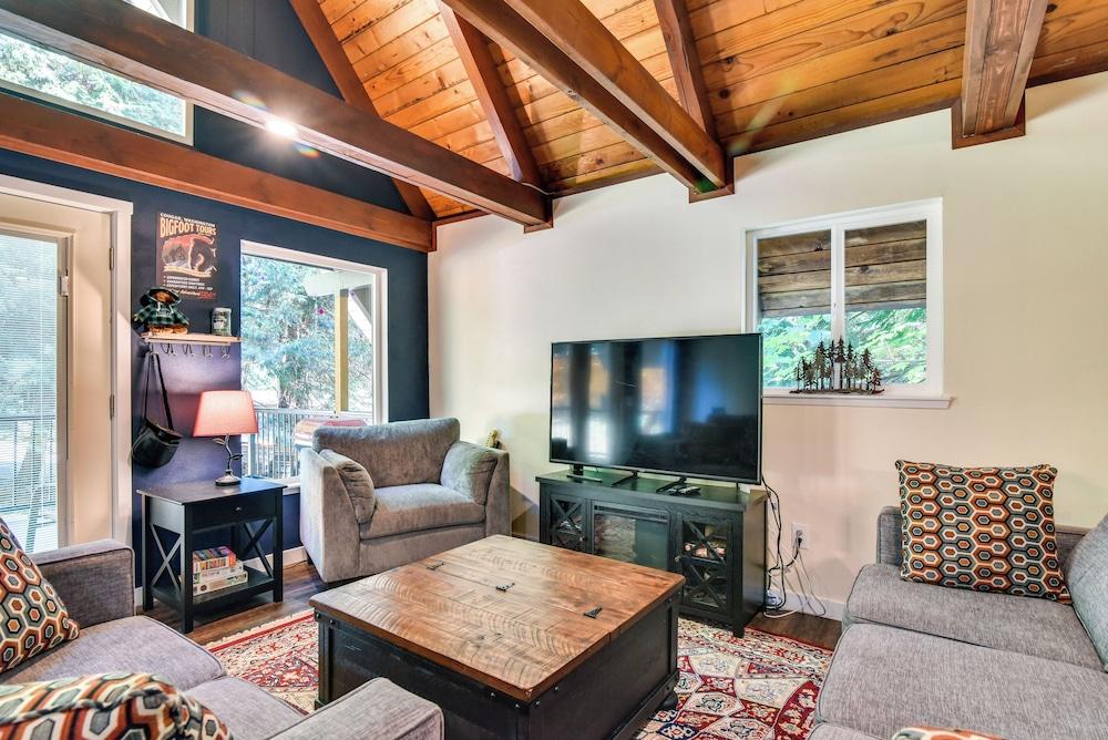 Rustic Cougar Cabin w/ Wood-burning Fire Pit!