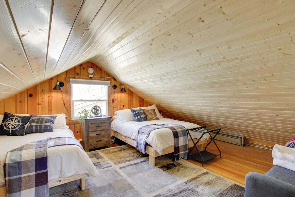 'away at Moose Bay' Breezy Point Gem w/ Game Room