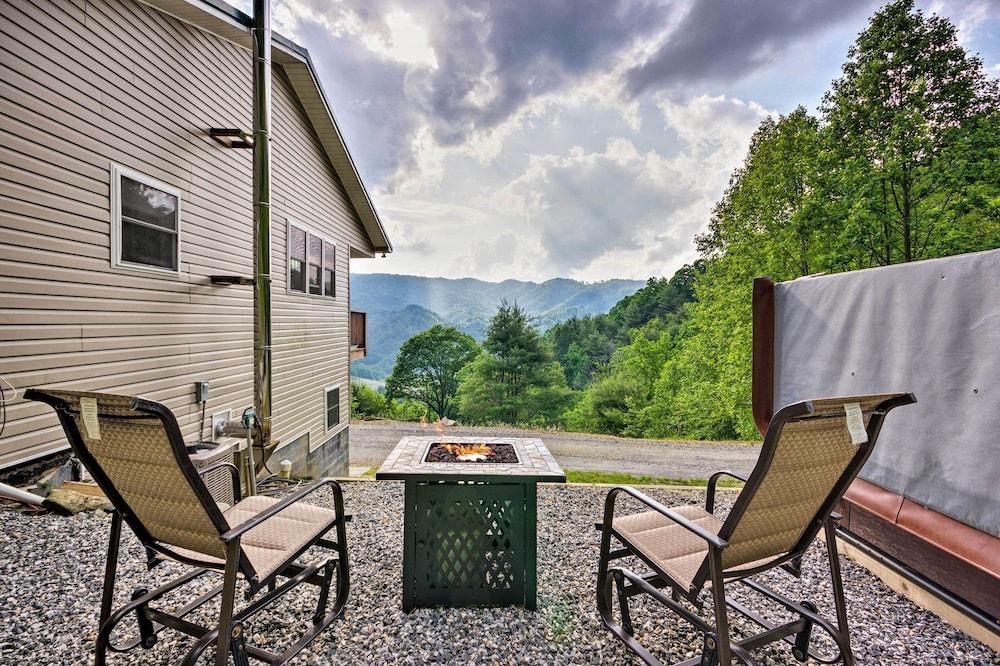 Blue Ridge Mountain Rental w/ Hot Tub & Gas Grill!
