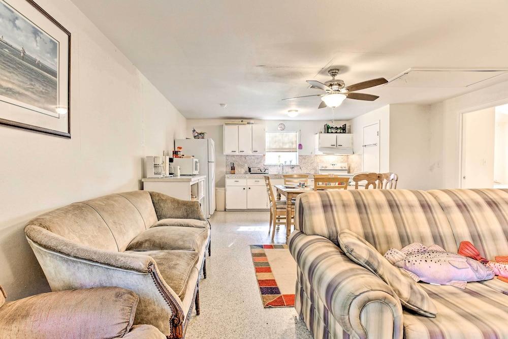 Fishing Pier, Kayaks: Bayfront Home in Palacios!