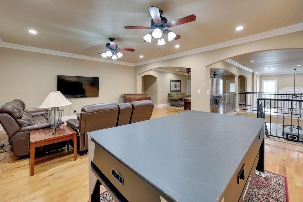 Game Room & Private Pool: Home in Hot Springs!