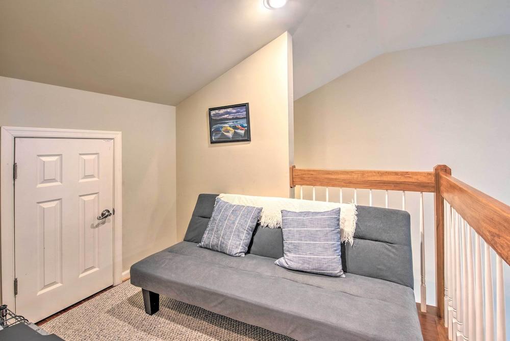 Community Perks & Deck: Lake Harmony Townhome!