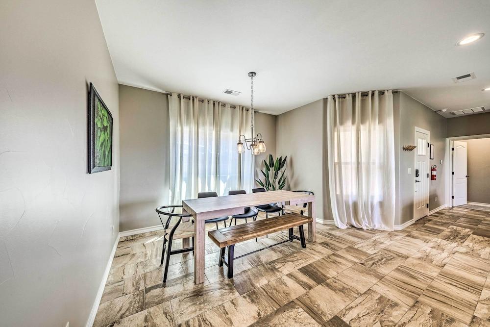 Modern Mtn Retreat, Walk to Lake & Trails!