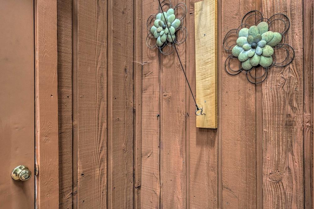 Hike, Golf & Explore: Ruidoso Retreat w/ Deck!