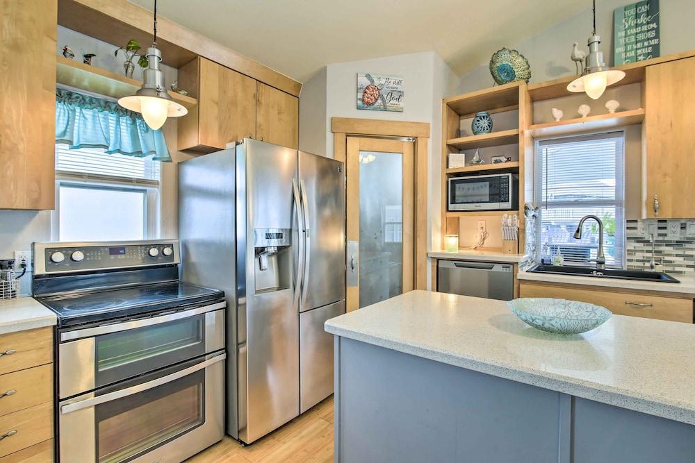 Waterfront Port Isabel Getaway: Bring Your Pet!